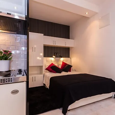 Apartments Elizabeth Biograd Na Moru Room photo