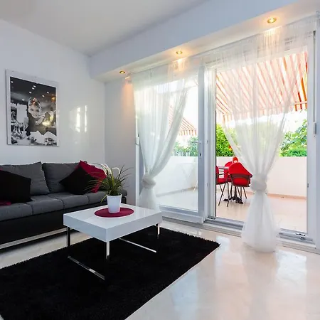 Apartments Elizabeth Biograd Na Moru Room photo