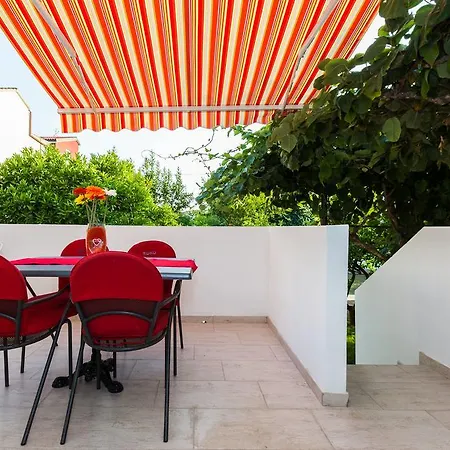 Apartments Elizabeth Biograd Na Moru Exterior photo